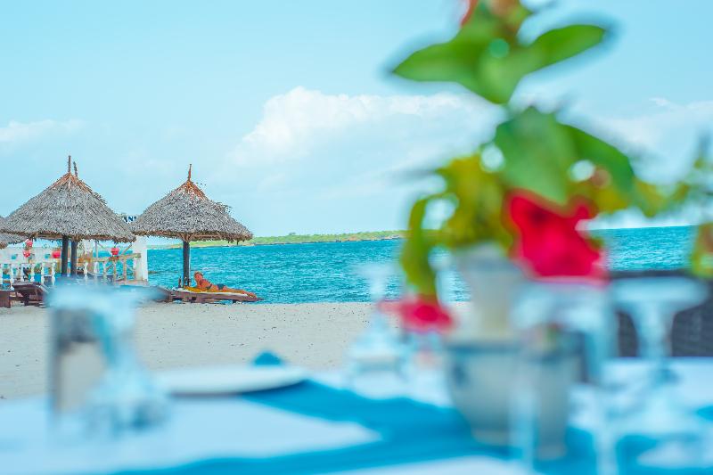 فندق Best Western Jangwani Sea Breeze Resort