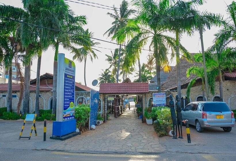 فندق Best Western Jangwani Sea Breeze Resort