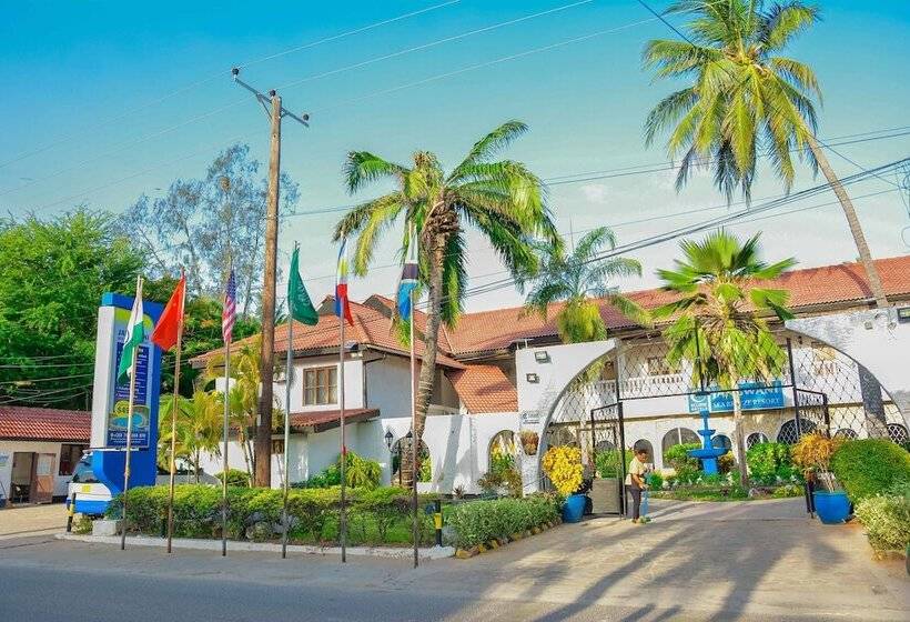 فندق Best Western Jangwani Sea Breeze Resort