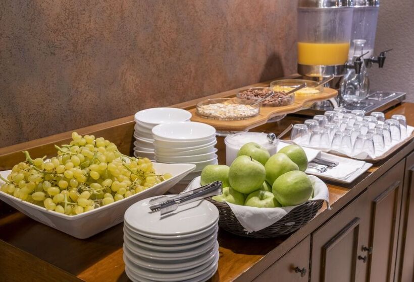 فندق Kastalia Boutique