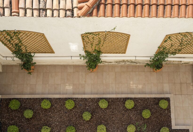 فندق Kastalia Boutique