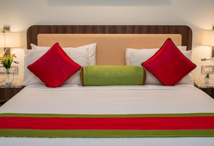 هتل La Oasis By Meraden