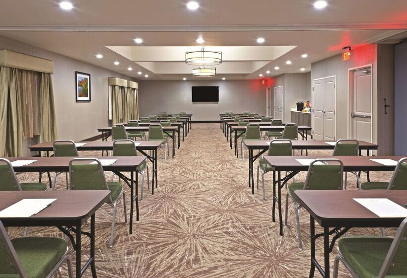 Отель La Quinta By Wyndham Paducah