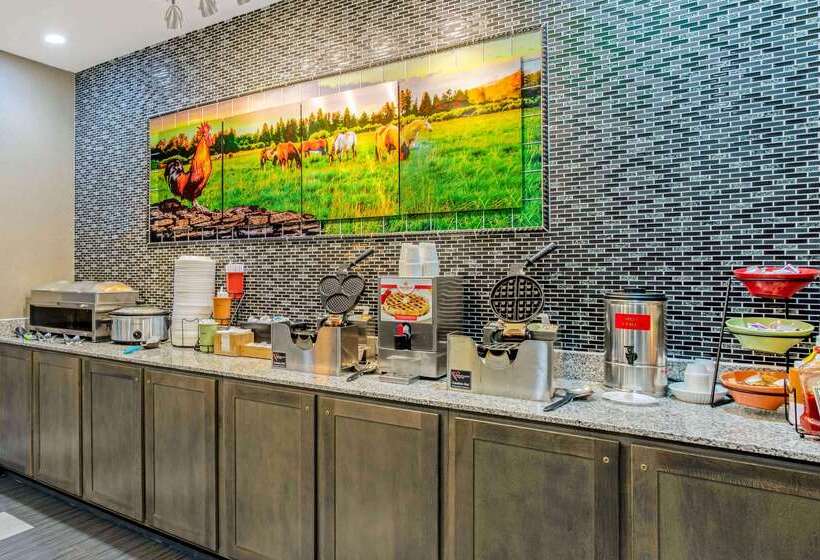 Отель La Quinta By Wyndham Paducah