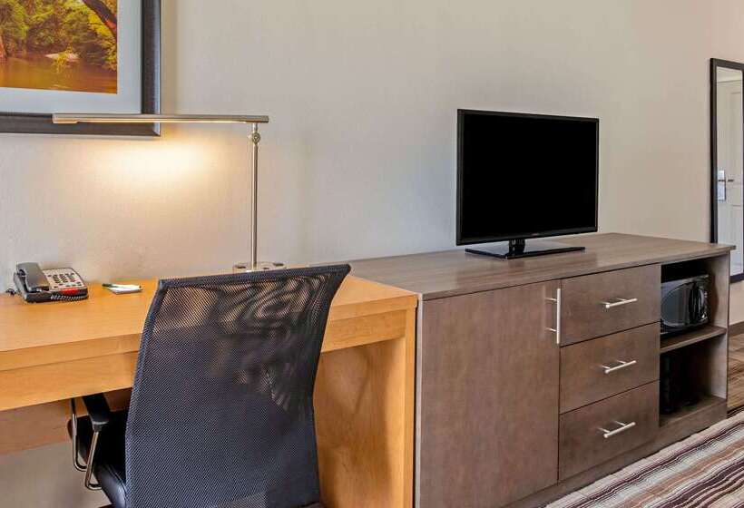 Отель La Quinta By Wyndham Paducah