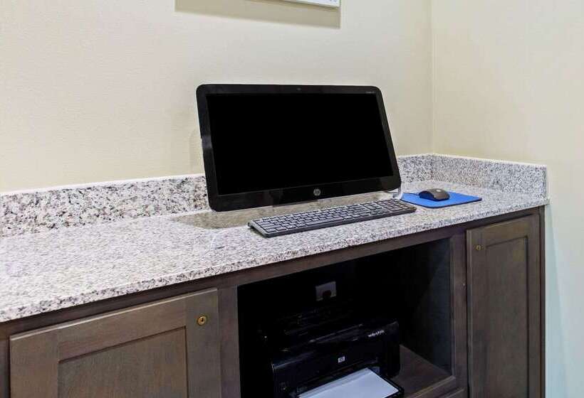 Отель La Quinta By Wyndham Paducah