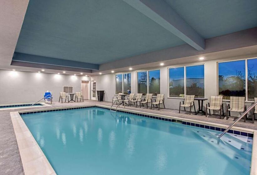 Отель La Quinta By Wyndham Paducah