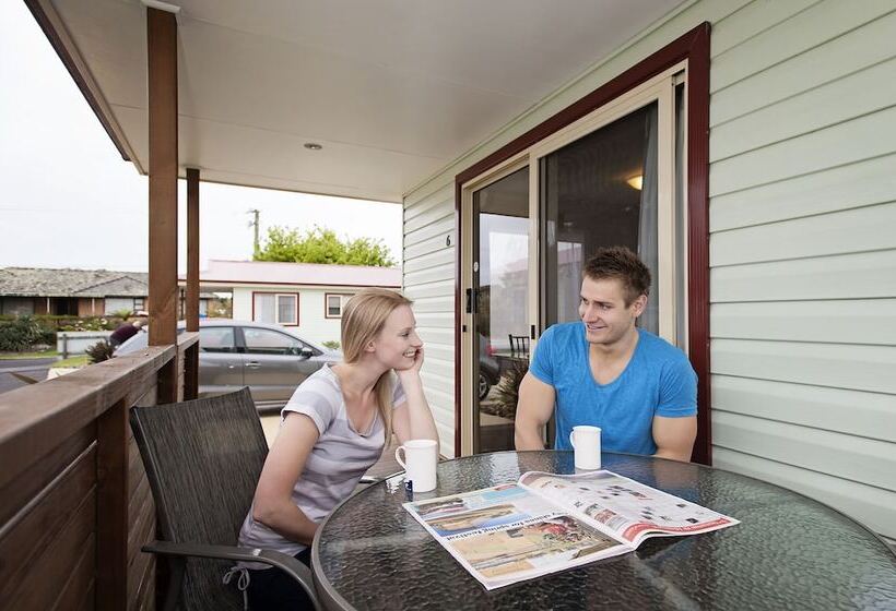 هتل Leisure Ville Holiday Centre