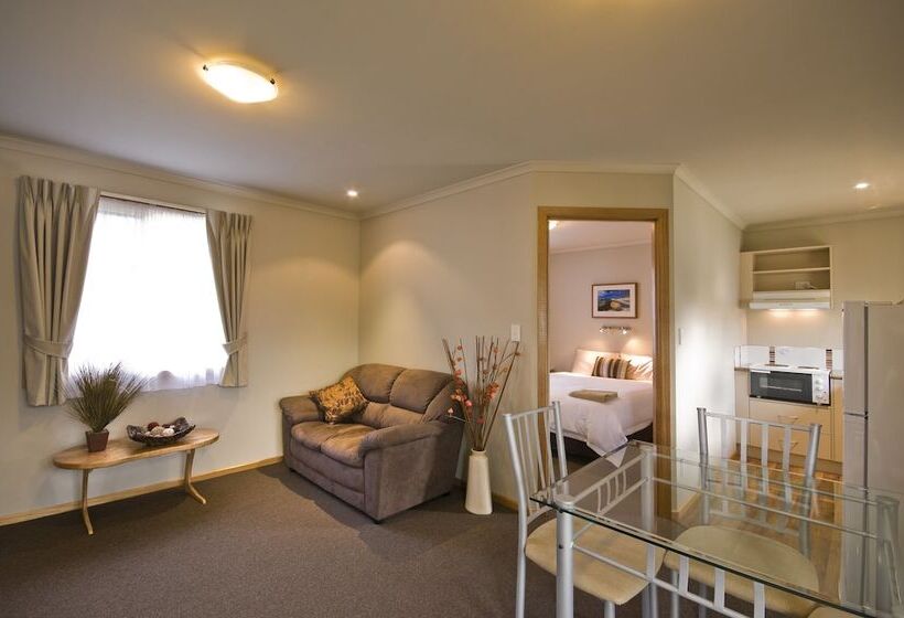 هتل Leisure Ville Holiday Centre