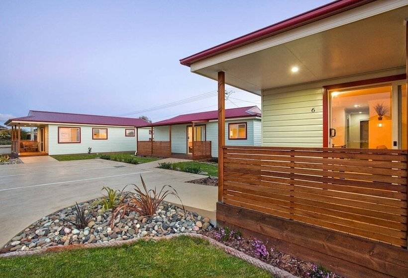 هتل Leisure Ville Holiday Centre