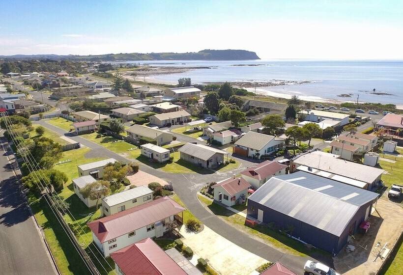 هتل Leisure Ville Holiday Centre