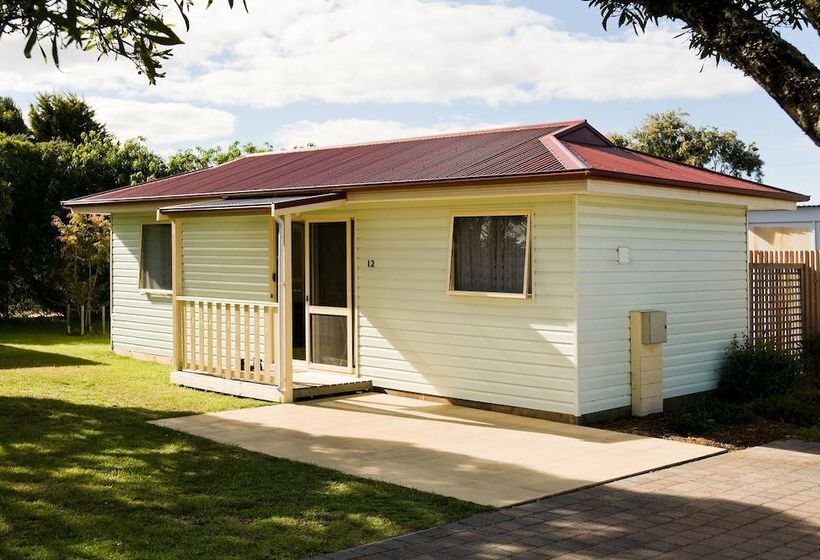 هتل Leisure Ville Holiday Centre