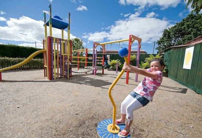 هتل Leisure Ville Holiday Centre