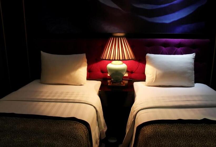 Отель Little Amaroossa Residence Jakarta