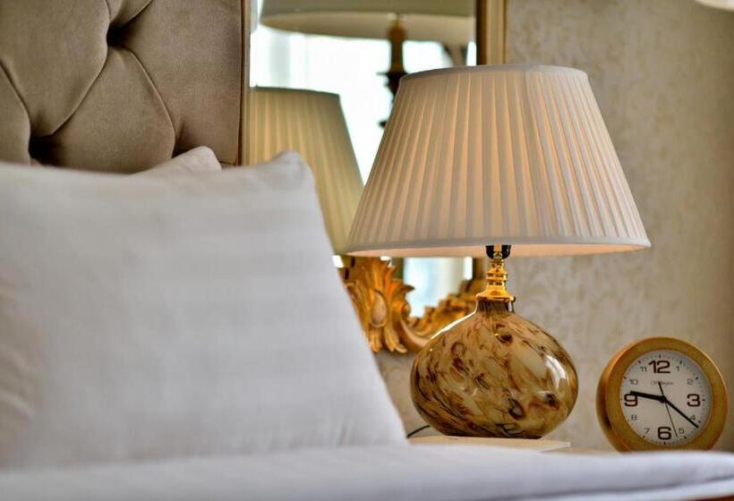 Отель Little Amaroossa Residence Jakarta