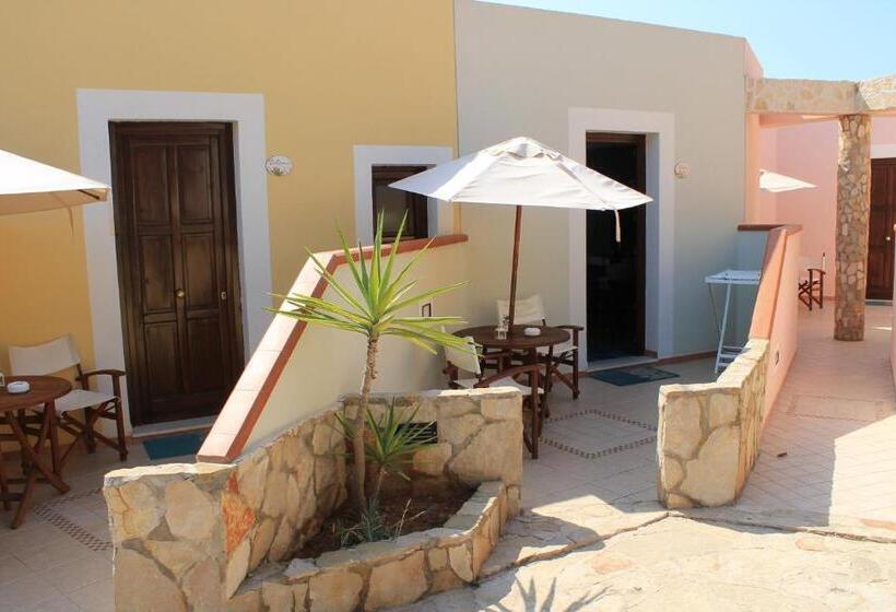 ホテル Luagos Club