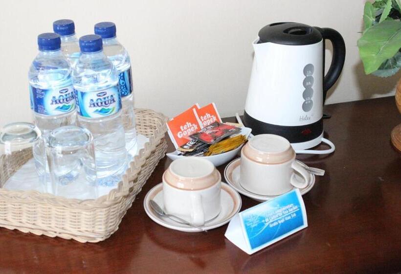 ホテル Mariat Sorong