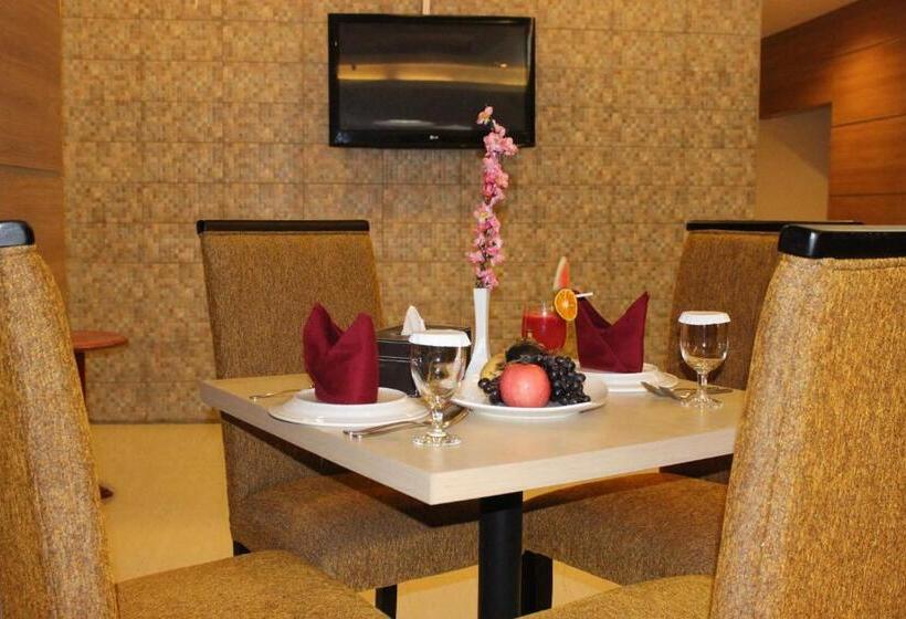 ホテル Mariat Sorong