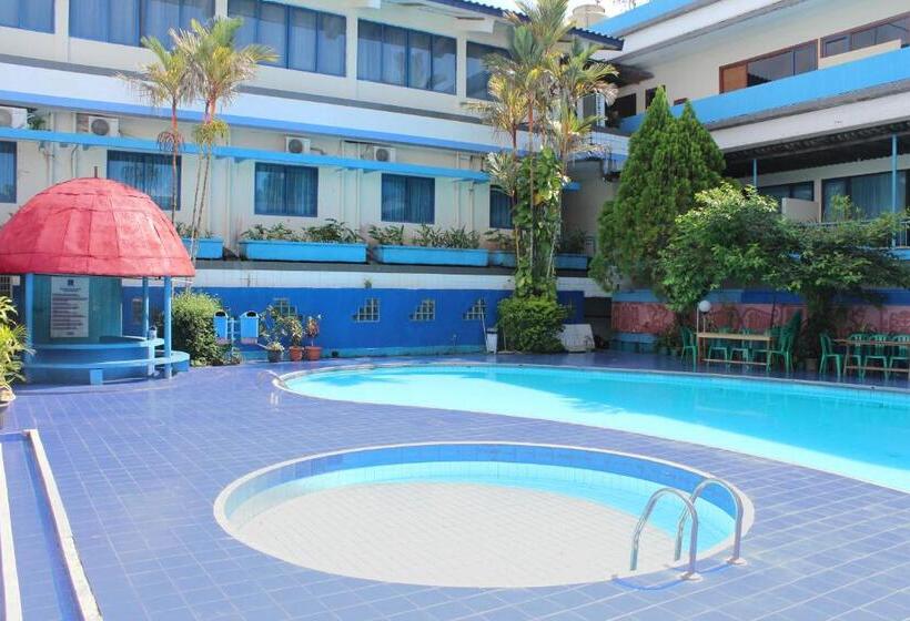 ホテル Mariat Sorong