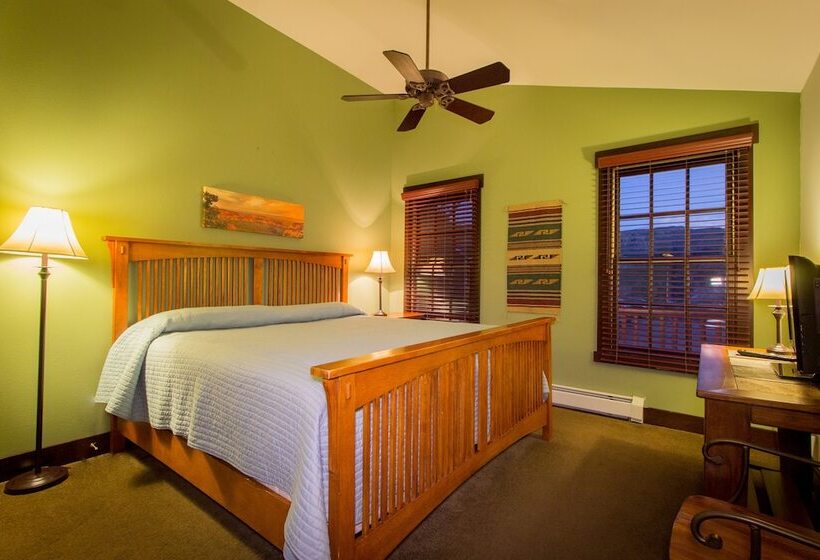 ホテル Marys Lake Lodge Mountain Resort And Condos