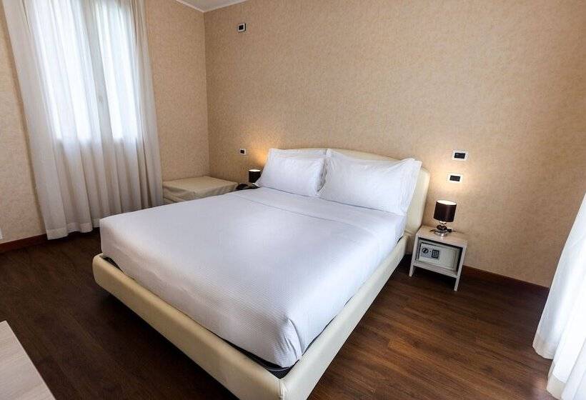 酒店 Gardone Palace