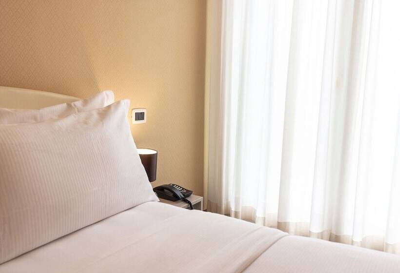 酒店 Gardone Palace