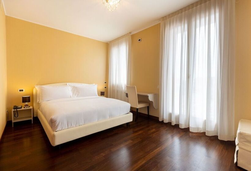 酒店 Gardone Palace