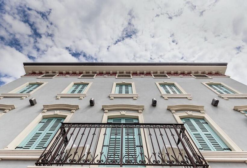 هتل Gardone Palace