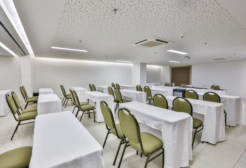 ホテル Mega Moda Goiania