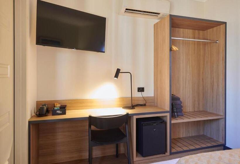 هتل Mia Mia House In The Desert