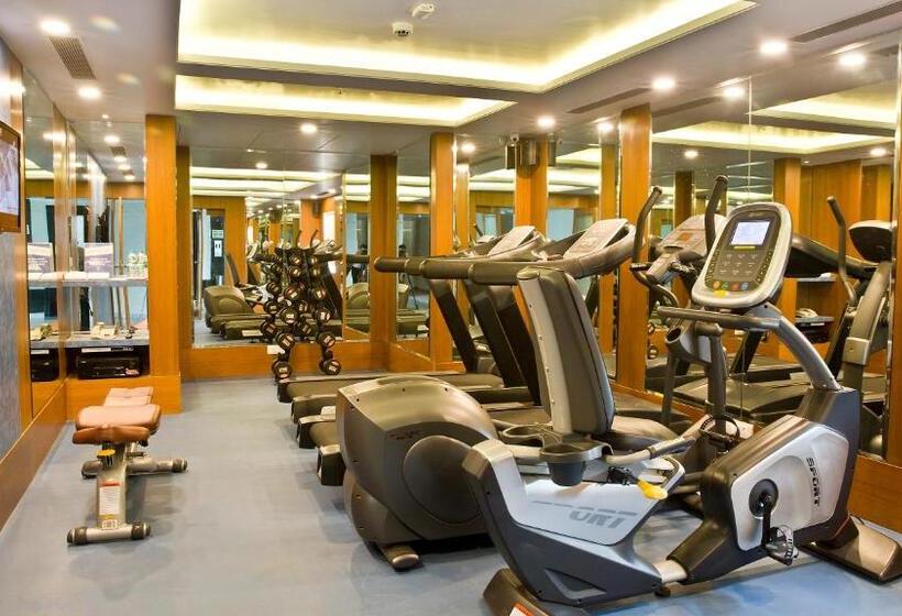 בית מלון כפרי Nirwana Hometel Jaipur  A Sarovar