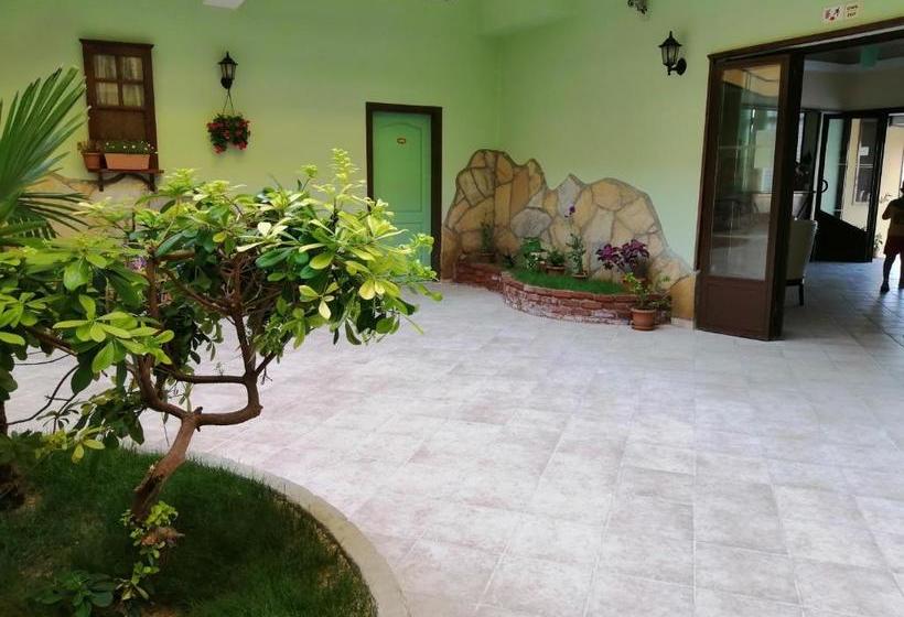 Отель Oya Family Suites