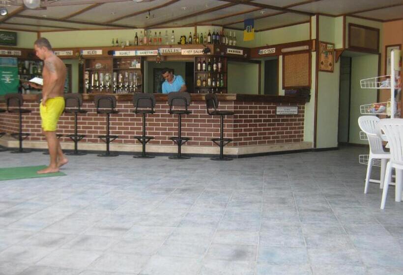 Отель Oya Family Suites