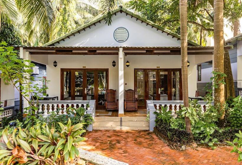 هتل Phu Van Resort & Spa