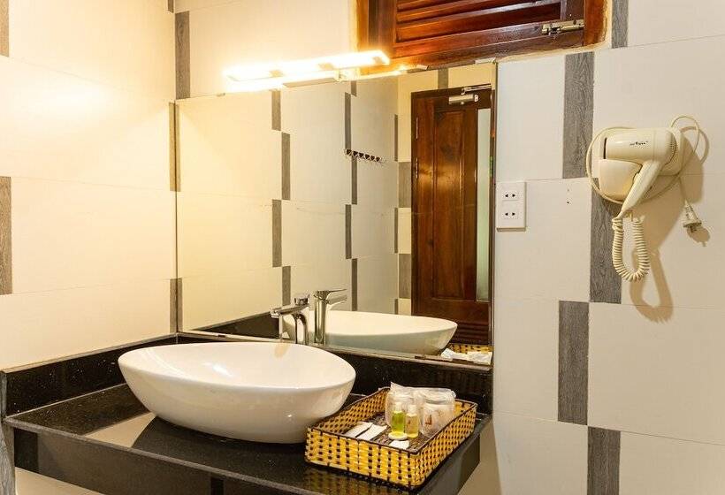 هتل Phu Van Resort & Spa