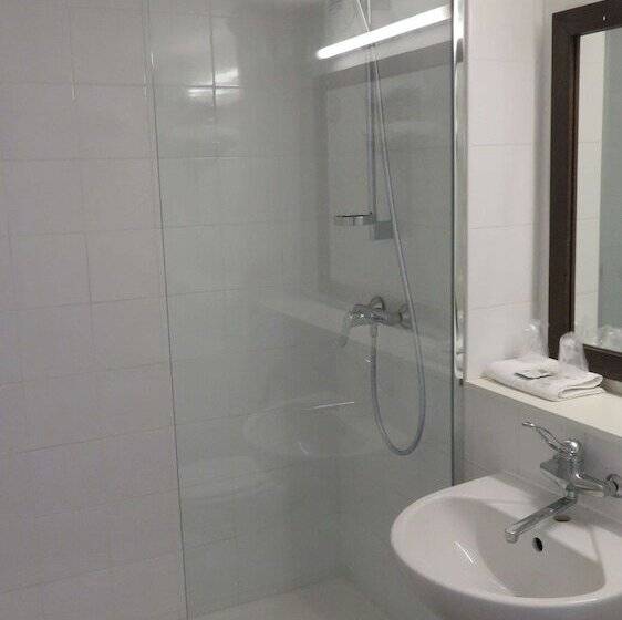 ホテル Première Classe Mâcon Sud