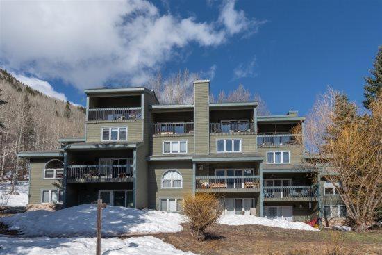 酒店 Riverside B02   Riverside Magpie