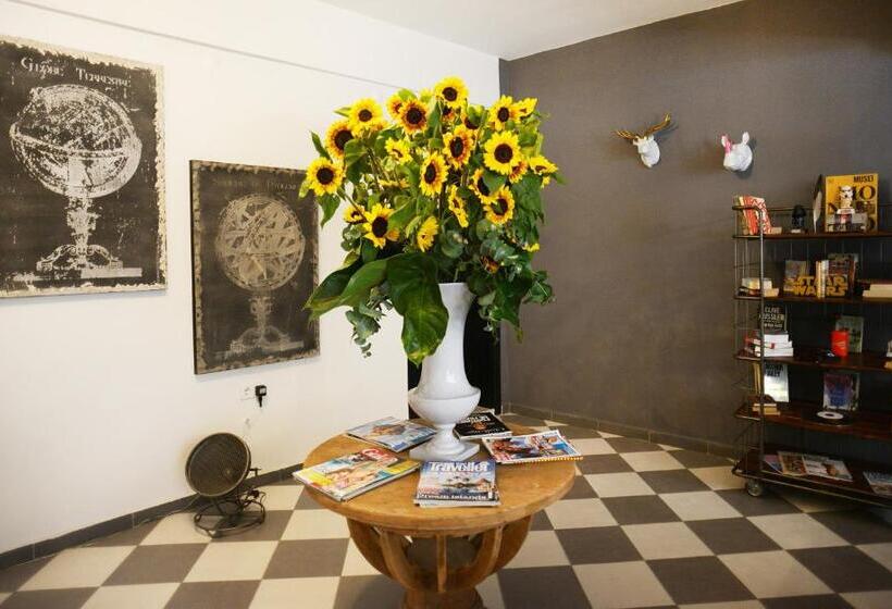 ホテル Rumours Inn