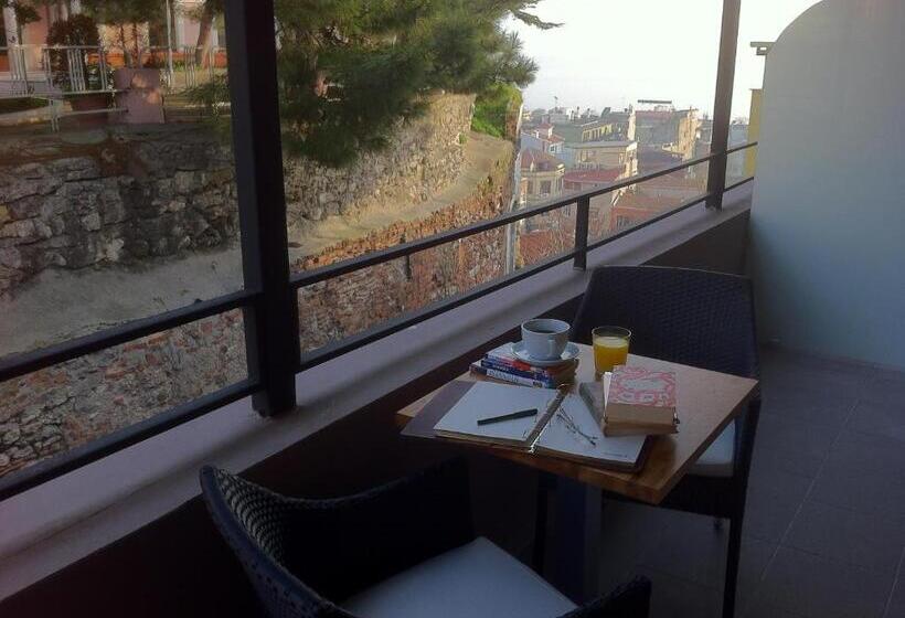 ホテル Rumours Inn