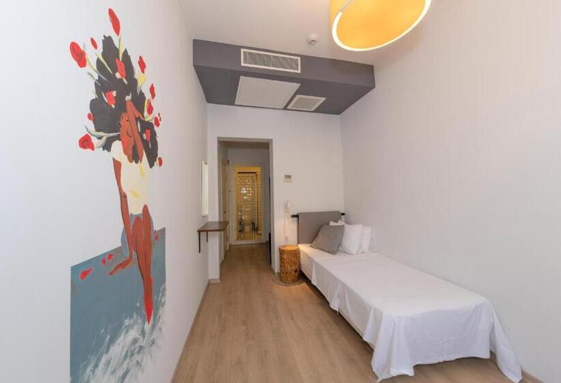 ホテル Rumours Inn