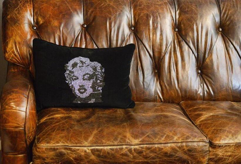 ホテル Rumours Inn