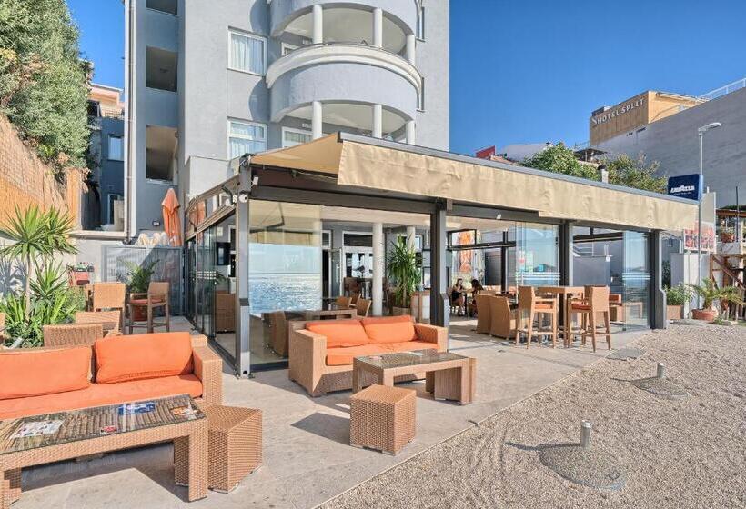 Отель Sunset Split Rooms