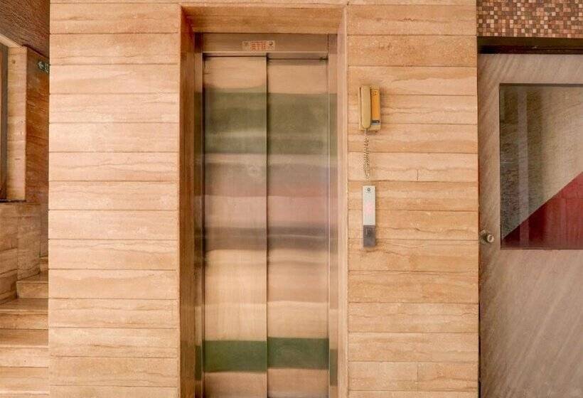 هتل Super Townhouse Oak Madhapur Nera Regency