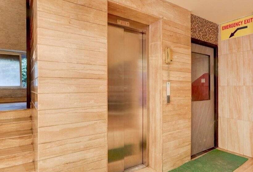 هتل Super Townhouse Oak Madhapur Nera Regency