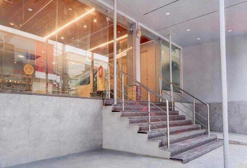 هتل Super Townhouse Oak Madhapur Nera Regency