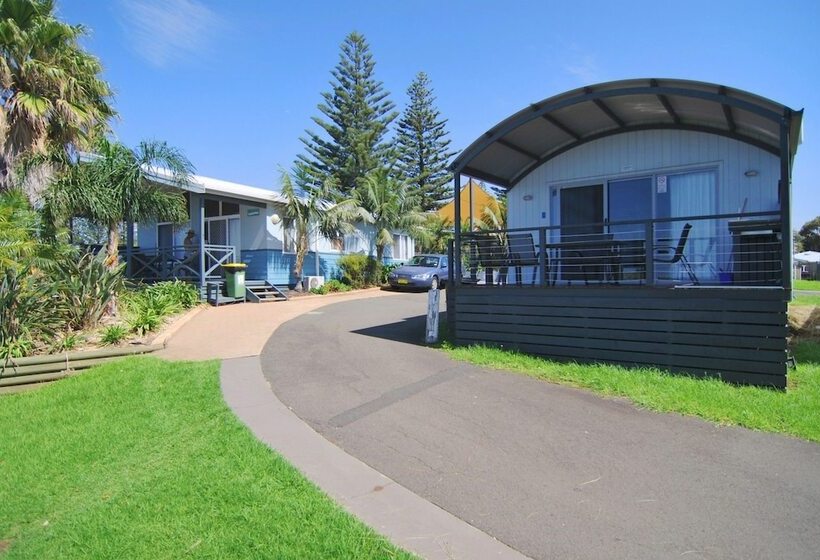 בית מלון כפרי Surf Beach Holiday Park