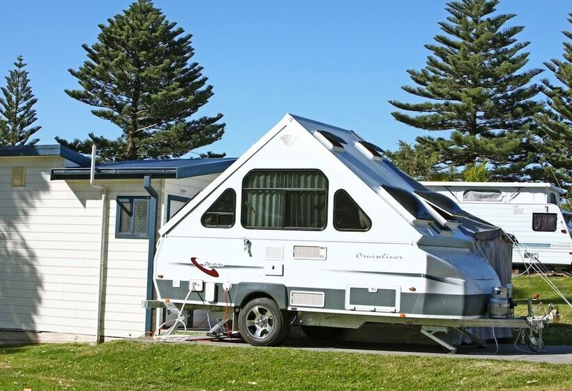 בית מלון כפרי Surf Beach Holiday Park