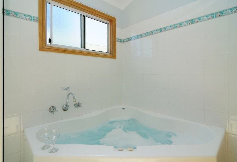 בית מלון כפרי Surf Beach Holiday Park