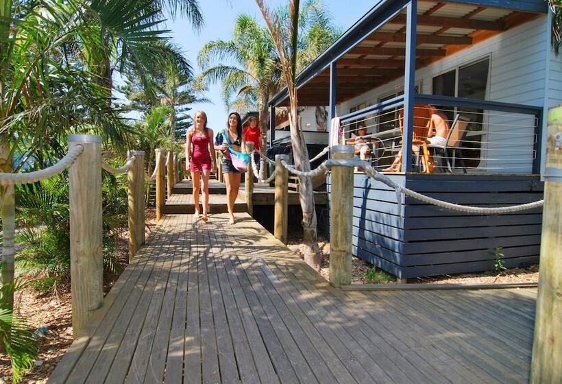 בית מלון כפרי Surf Beach Holiday Park