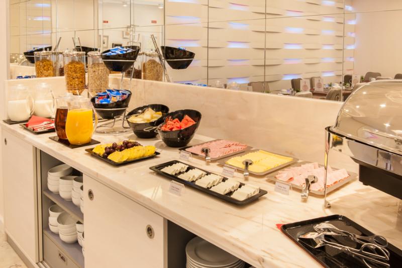 The 7 Hotel, Suites, Studios & Apartments